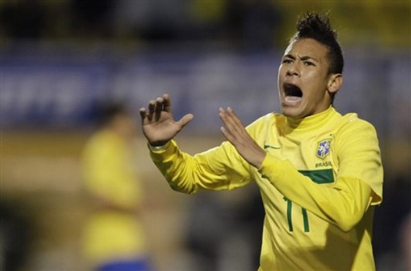 传承足球明星联赛“川辽对决”再现甲A经典，“四川雄起”唤起一代球迷记忆（传承足球明星赛“川辽对决”重现甲A风云，“四川雄起”再燃一代球迷情怀）