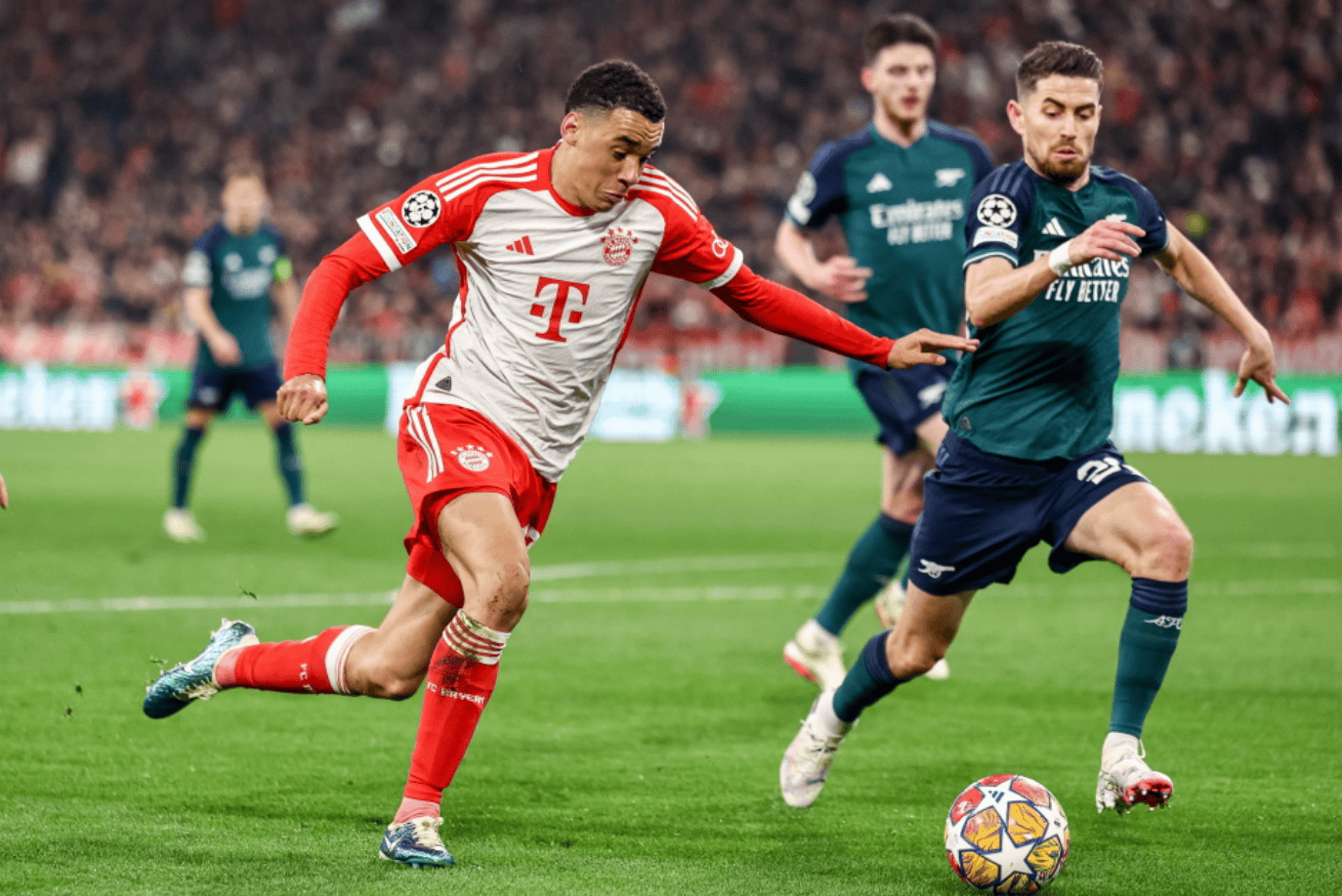 2025／26赛季英超：1亿欧炸裂报价！曼联要从皇马抢走巴尔韦德（英超2025／26：曼联砸1亿欧强挖皇马中场巴尔韦德）