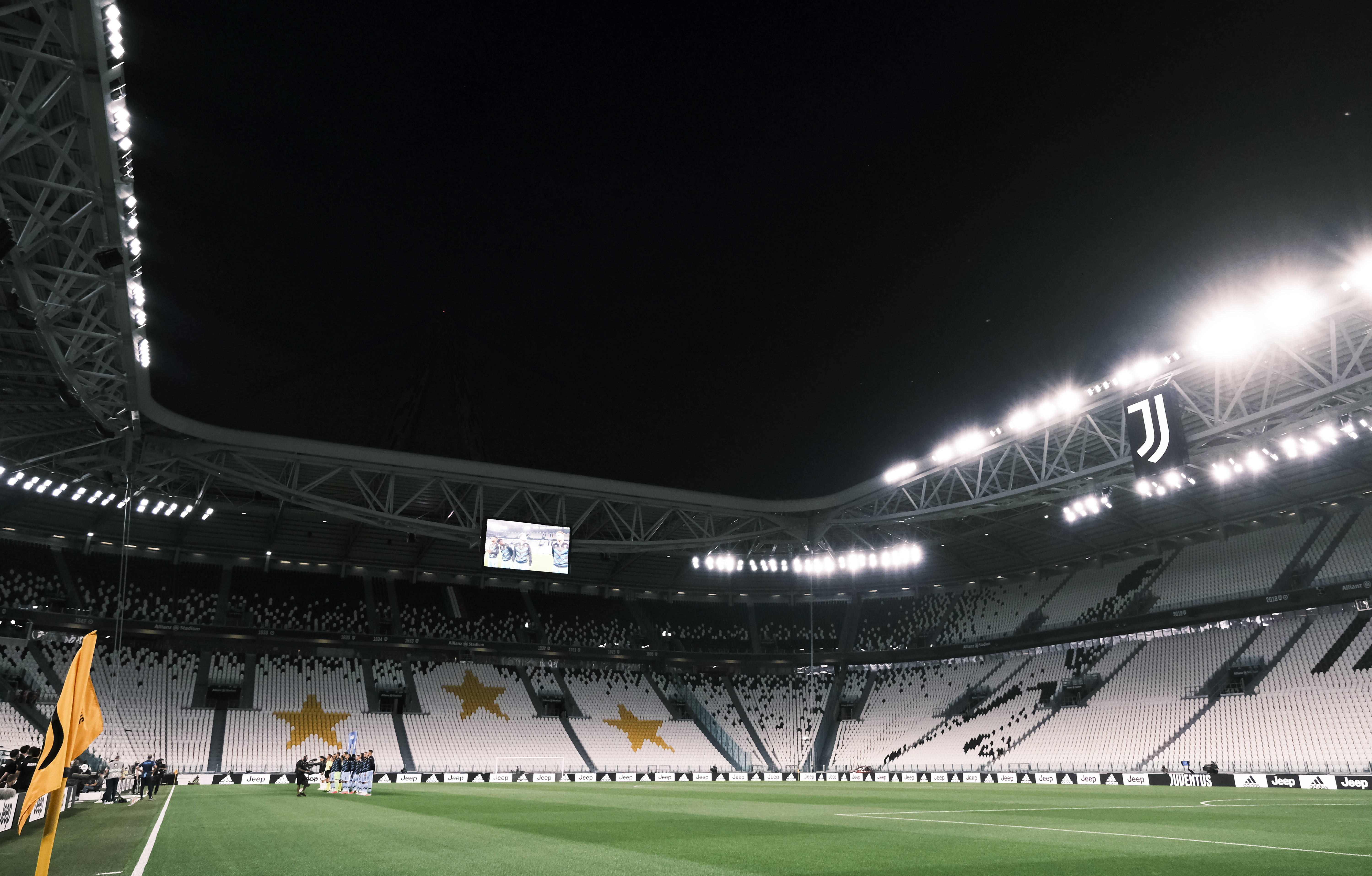 索赔，7名被禁赛一年的马来西亚归化球员计划起诉马来西亚足协（被禁赛一年，7名马来西亚归化球员拟起诉马来西亚足协索赔）