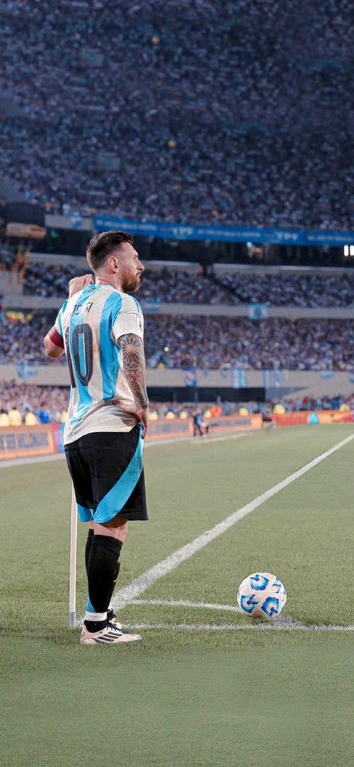 药厂主帅：很高兴和埃里克森重逢，狼堡实力真的很强（药厂主帅：重逢埃里克森倍感欣喜，狼堡实力确实强劲）