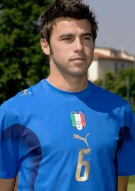 冷门，比利亚雷亚尔在国王杯第三轮遭西乙球队桑坦德竞技淘汰（国王杯第三轮爆冷：比利亚雷亚尔不敌西乙桑坦德竞技遭淘汰）