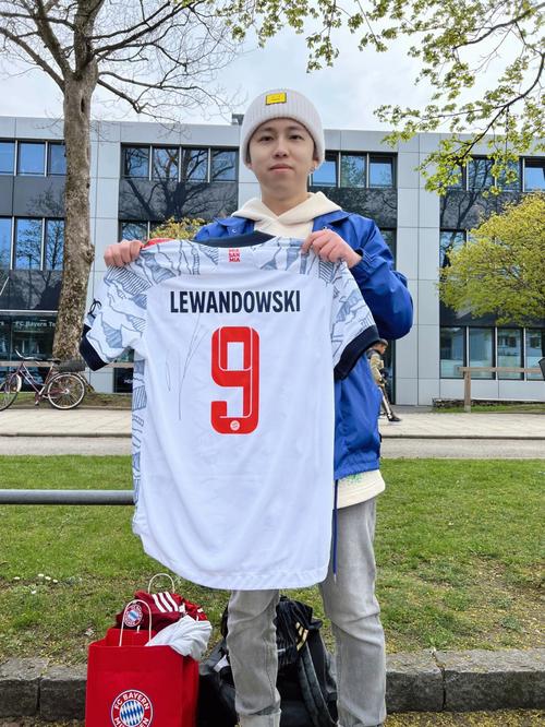 斯通斯：在出线之后也不要松懈，要保持那种胜利的心态